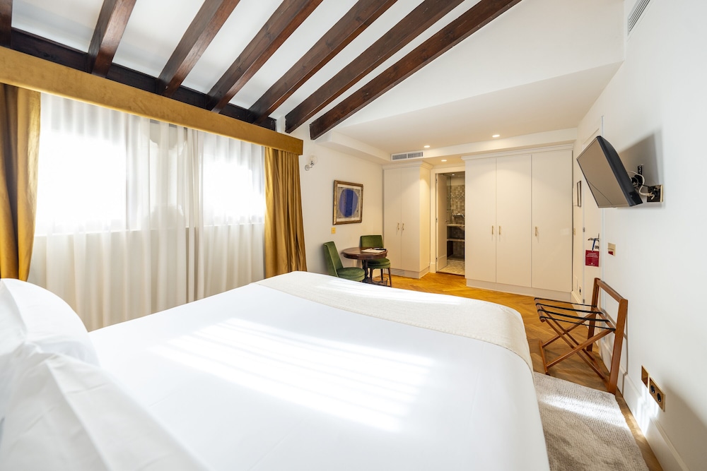 Hotel Palacio Ca Sa Galesa — Hotel rooms in Palma de Mallorca, Balearic Islands