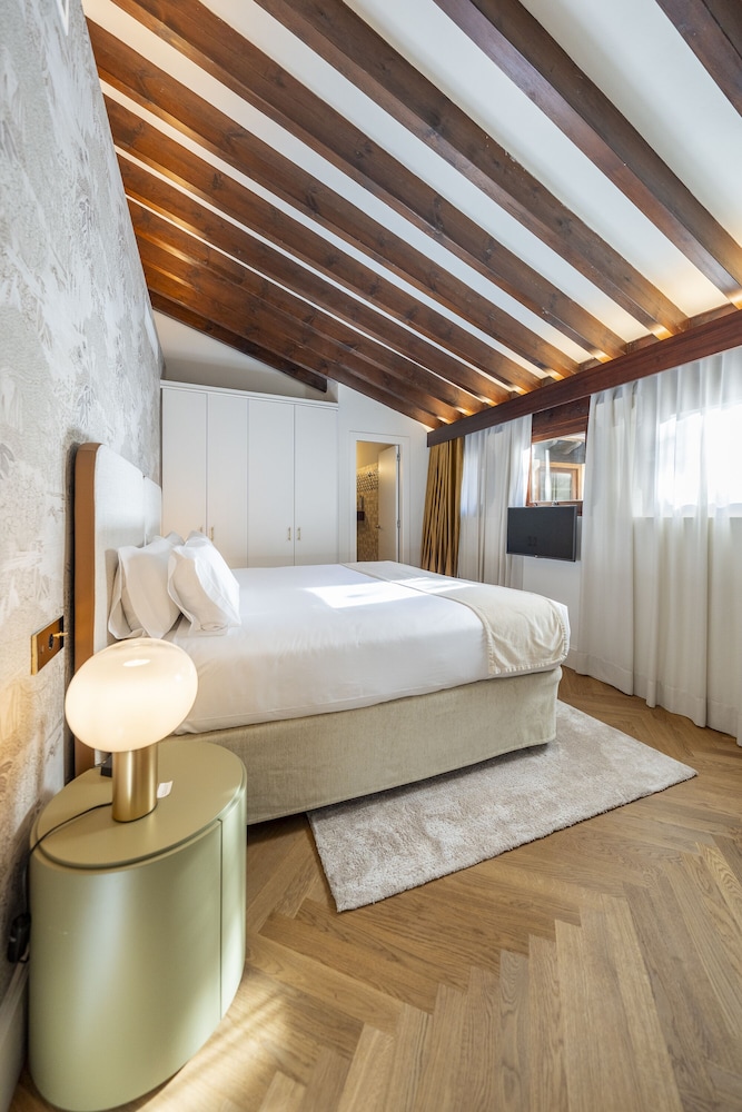 Hotel Palacio Ca Sa Galesa — Hotel rooms in Palma de Mallorca, Balearic Islands