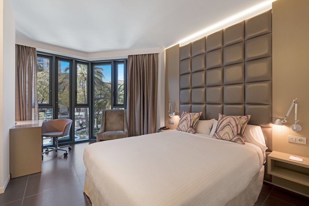 Hotel Palladium — Hotel rooms in Palma de Mallorca, Balearic Islands