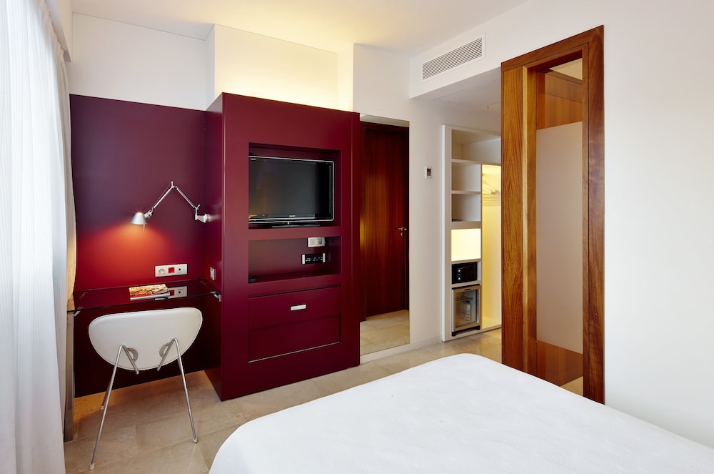 Hotel Palladium — Hotel rooms in Palma de Mallorca, Balearic Islands