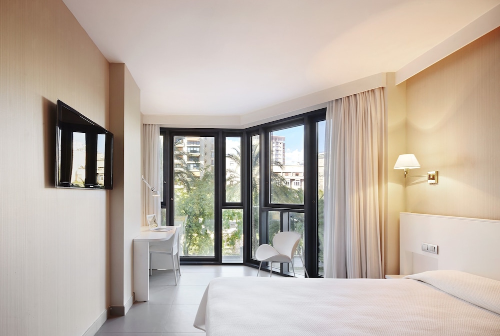 Hotel Palladium — Hotel rooms in Palma de Mallorca, Balearic Islands