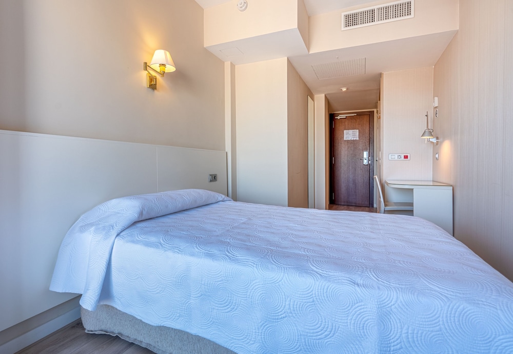 Hotel Palladium — Hotel rooms in Palma de Mallorca, Balearic Islands