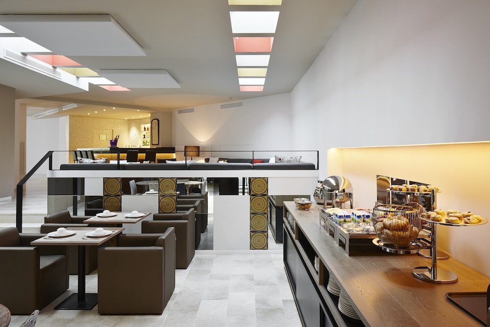 Hotel Palladium — Restaurant & bars in Palma de Mallorca, Balearic Islands