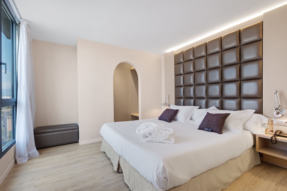 Hotel Palladium — Hotel rooms in Palma de Mallorca, Balearic Islands