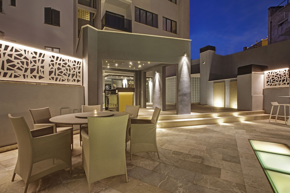 Hotel Palladium — Restaurant & bars in Palma de Mallorca, Balearic Islands
