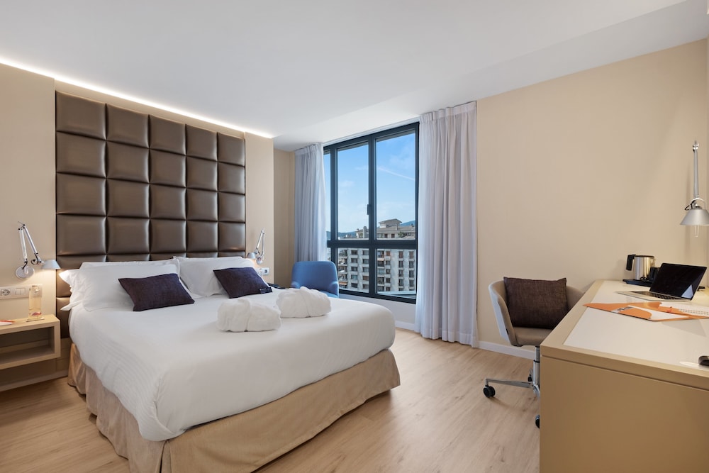 Hotel Palladium — Hotel rooms in Palma de Mallorca, Balearic Islands