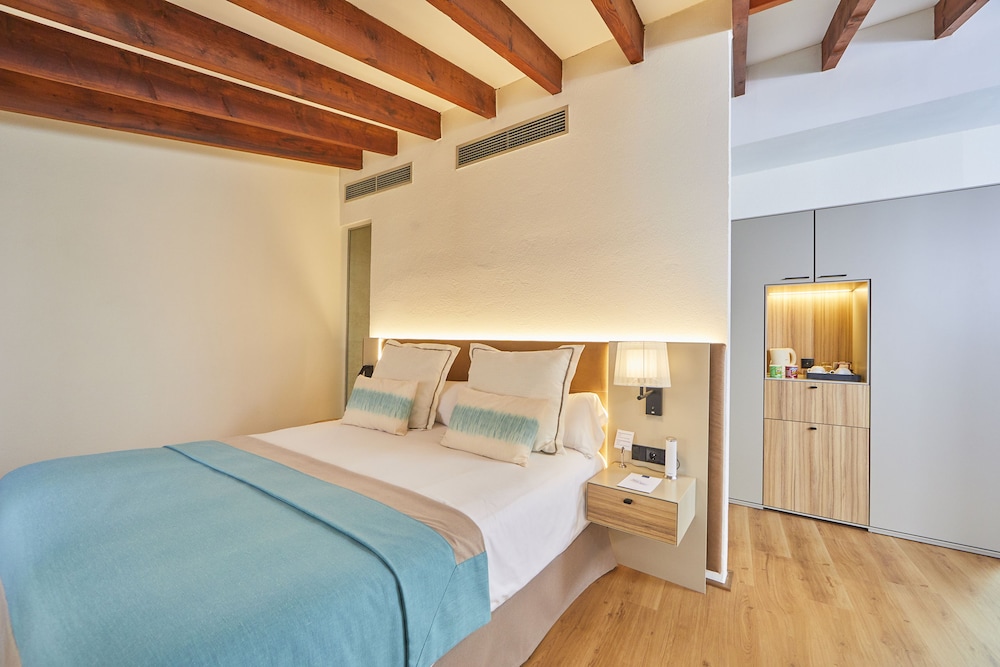 Santa Clara Urban Hotel & Spa — Hotel rooms in Palma de Mallorca, Balearic Islands