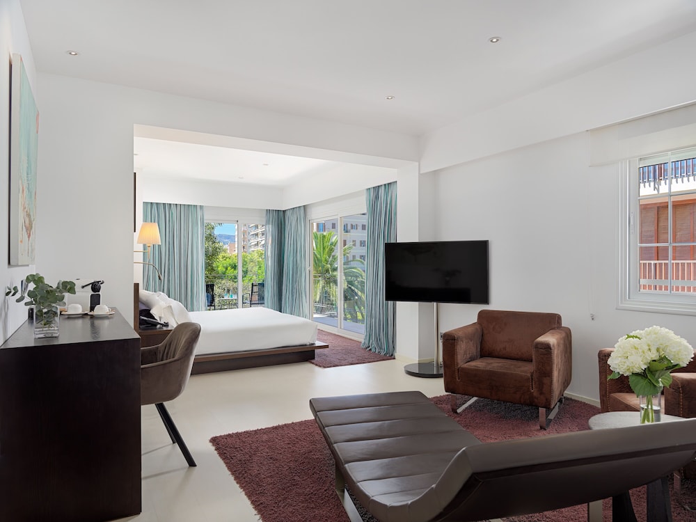 Hotel Saratoga — Hotel rooms in Palma de Mallorca, Balearic Islands