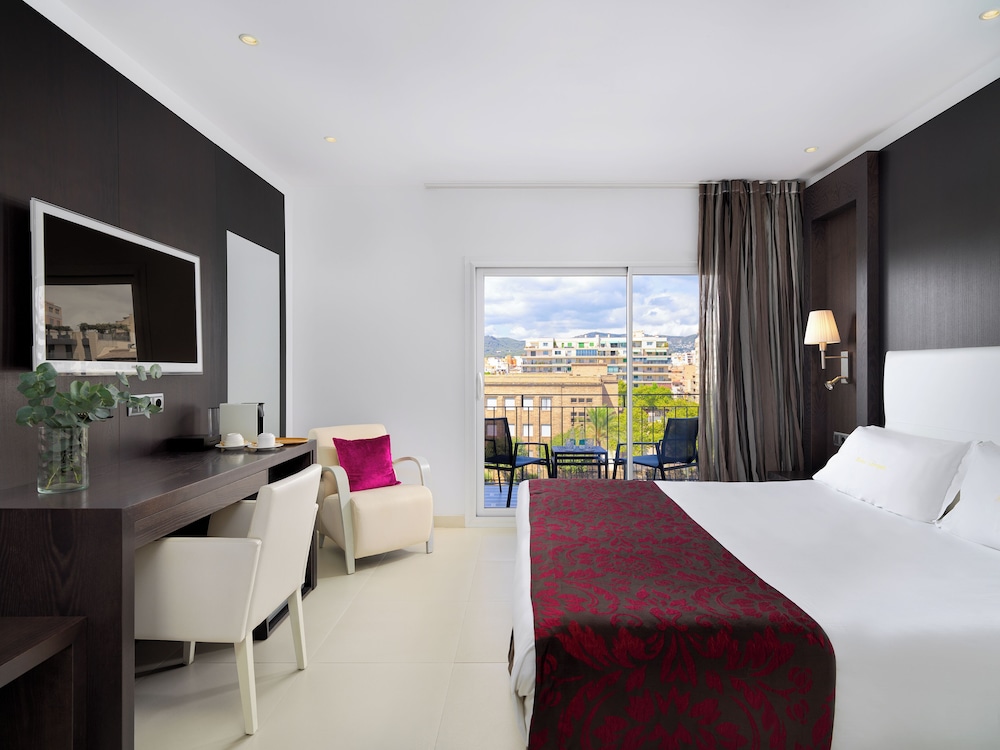 Hotel Saratoga — Hotel rooms in Palma de Mallorca, Balearic Islands