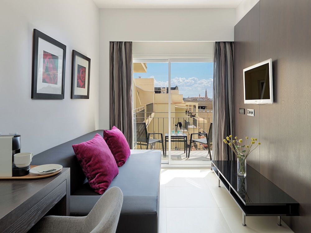 Hotel Saratoga — Hotel rooms in Palma de Mallorca, Balearic Islands