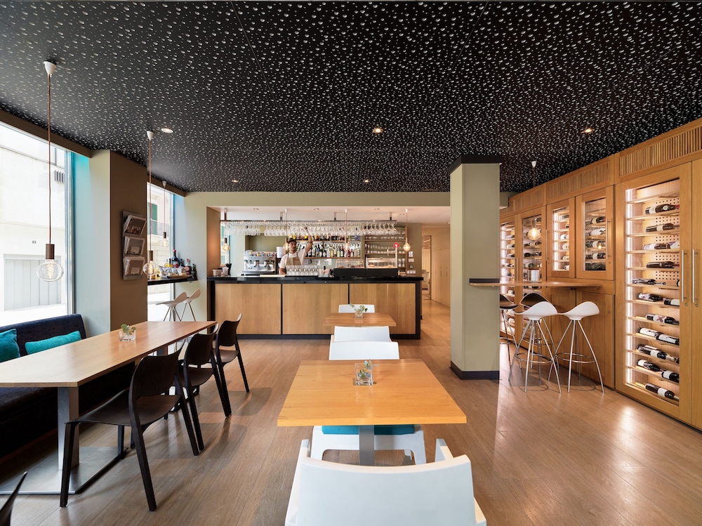 Hotel Saratoga — Restaurant & bars in Palma de Mallorca, Balearic Islands