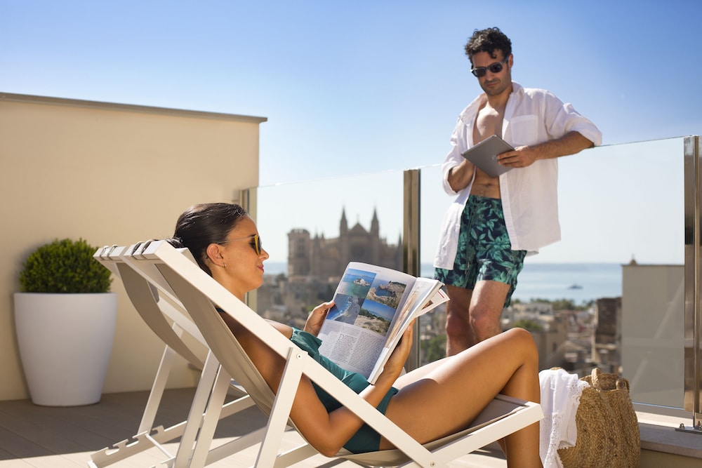 Hotel Saratoga — Beach in Palma de Mallorca, Balearic Islands