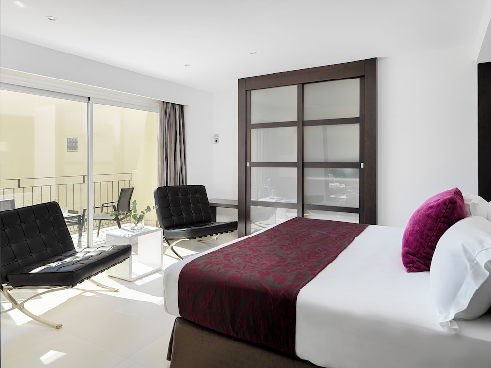 Hotel Saratoga — Hotel rooms in Palma de Mallorca, Balearic Islands