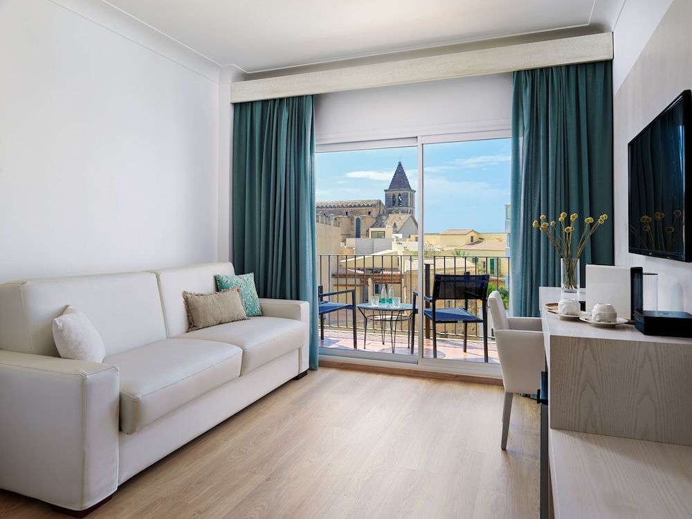 Hotel Saratoga — Hotel rooms in Palma de Mallorca, Balearic Islands