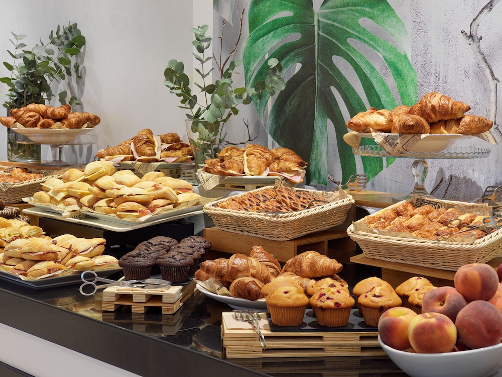 Hotel Saratoga — Restaurant & bars in Palma de Mallorca, Balearic Islands