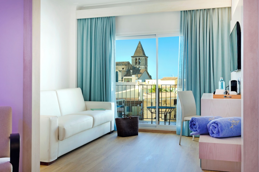 Hotel Saratoga — Hotel rooms in Palma de Mallorca, Balearic Islands