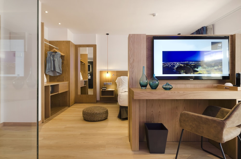 Hotel Saratoga — Hotel rooms in Palma de Mallorca, Balearic Islands
