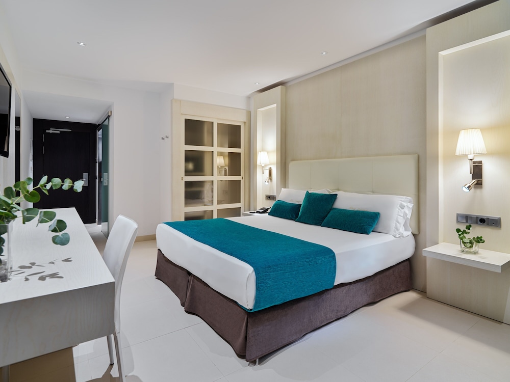Hotel Saratoga — Hotel rooms in Palma de Mallorca, Balearic Islands