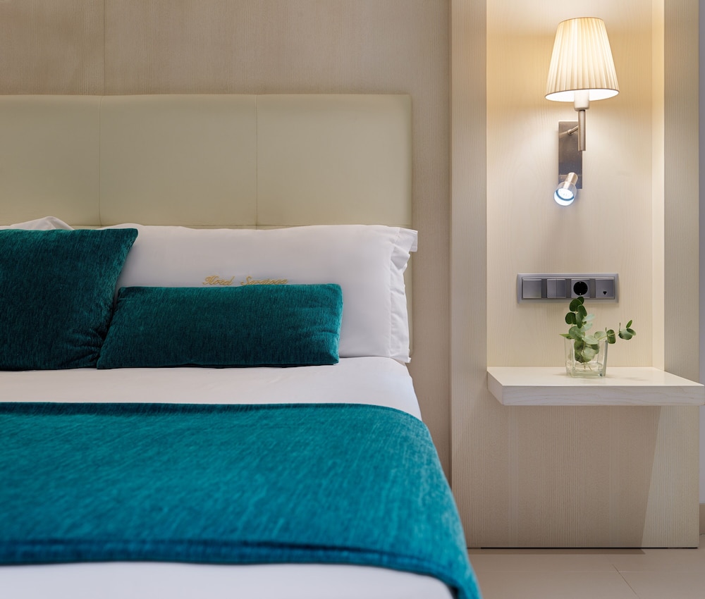 Hotel Saratoga — Hotel rooms in Palma de Mallorca, Balearic Islands