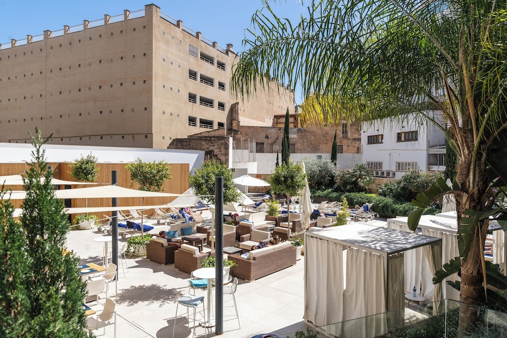 Hotel Saratoga — Hotel building in Palma de Mallorca, Balearic Islands