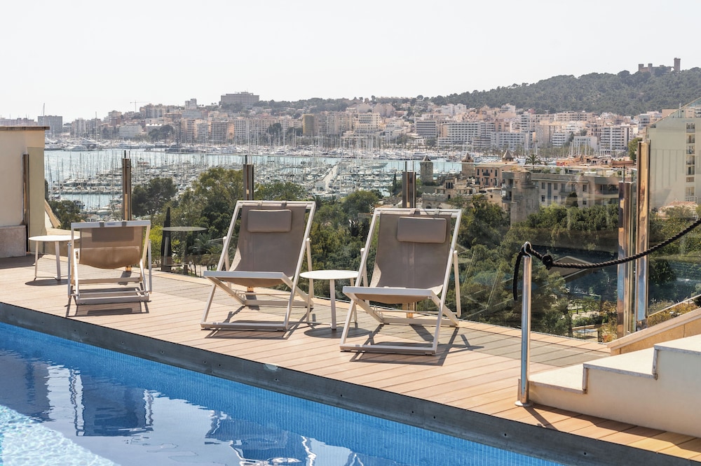 Hotel Saratoga — Swimming pool in Palma de Mallorca, Balearic Islands