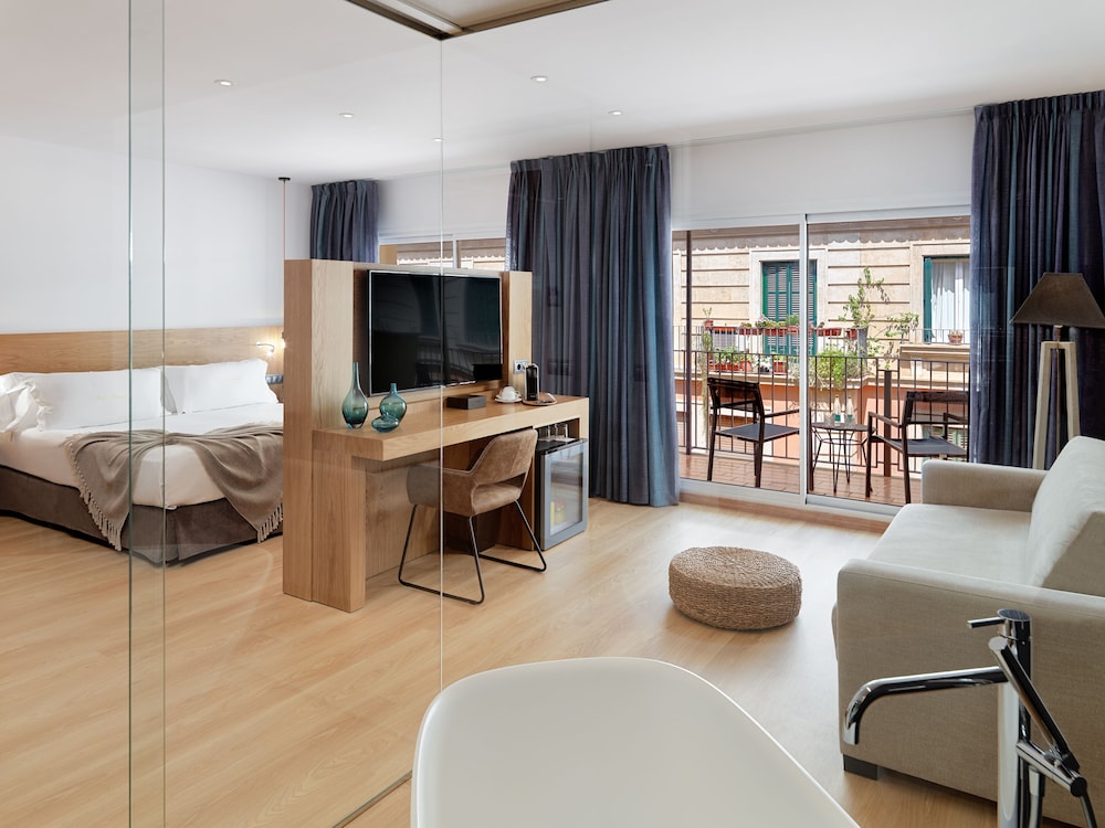 Hotel Saratoga — Hotel rooms in Palma de Mallorca, Balearic Islands
