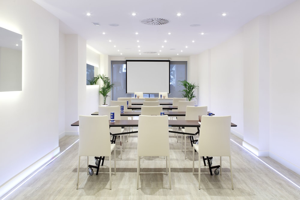 Hotel Palma Bellver Affiliated by Meliá — Hotel building in Palma de Mallorca, Balearic Islands