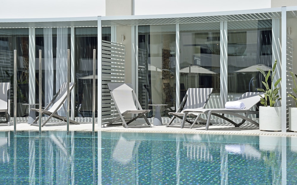 INNSiDE by Meliá Palma Bosque — Swimming pool in Palma de Mallorca, Balearic Islands
