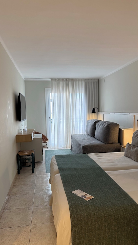 AQUA Hotel Bertran Park - Adults Recommended — Hotel rooms in Lloret de Mar, Catalonia