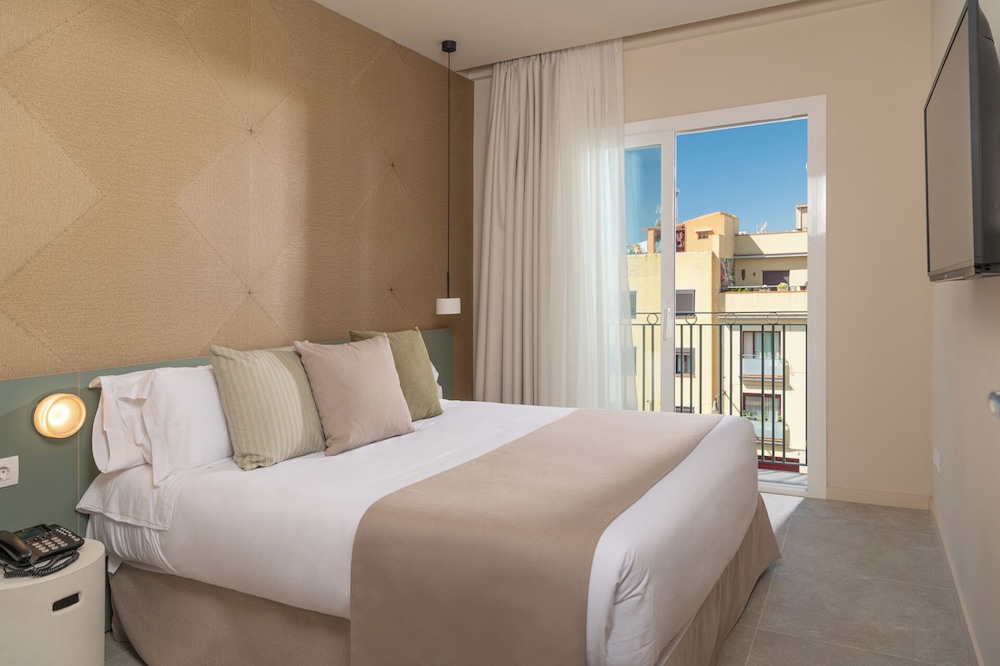 AQUA Hotel Bertran Park - Adults Recommended — Hotel rooms in Lloret de Mar, Catalonia