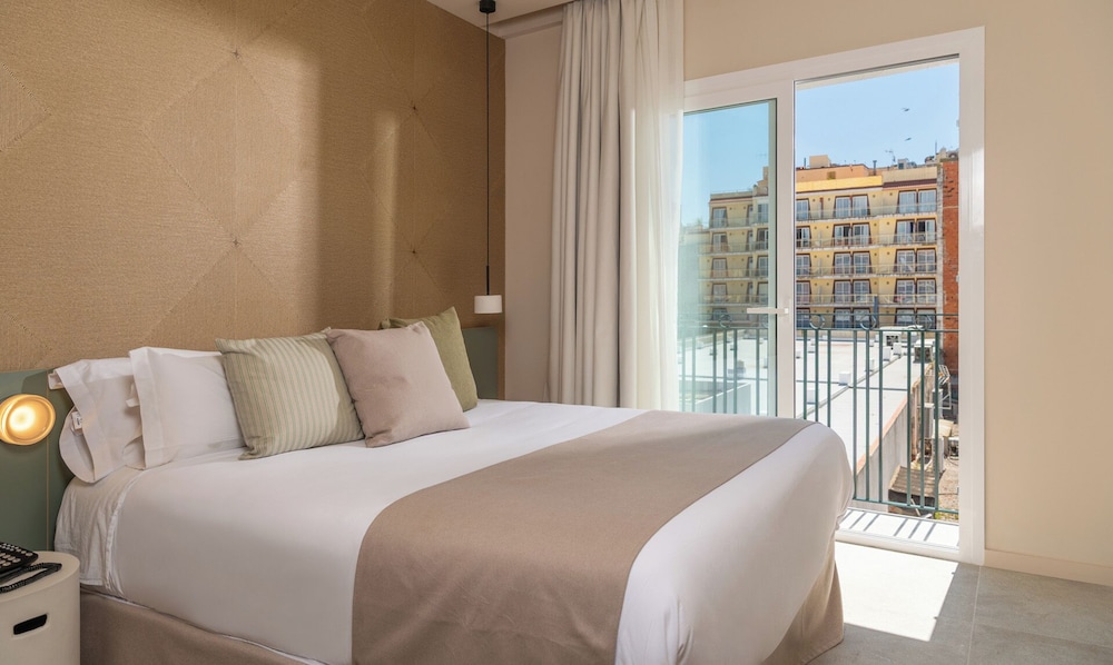 AQUA Hotel Bertran Park - Adults Recommended — Hotel rooms in Lloret de Mar, Catalonia