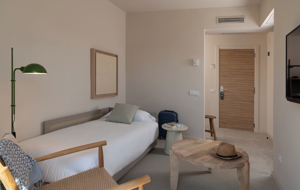 AQUA Hotel Bertran Park - Adults Recommended — Hotel rooms in Lloret de Mar, Catalonia