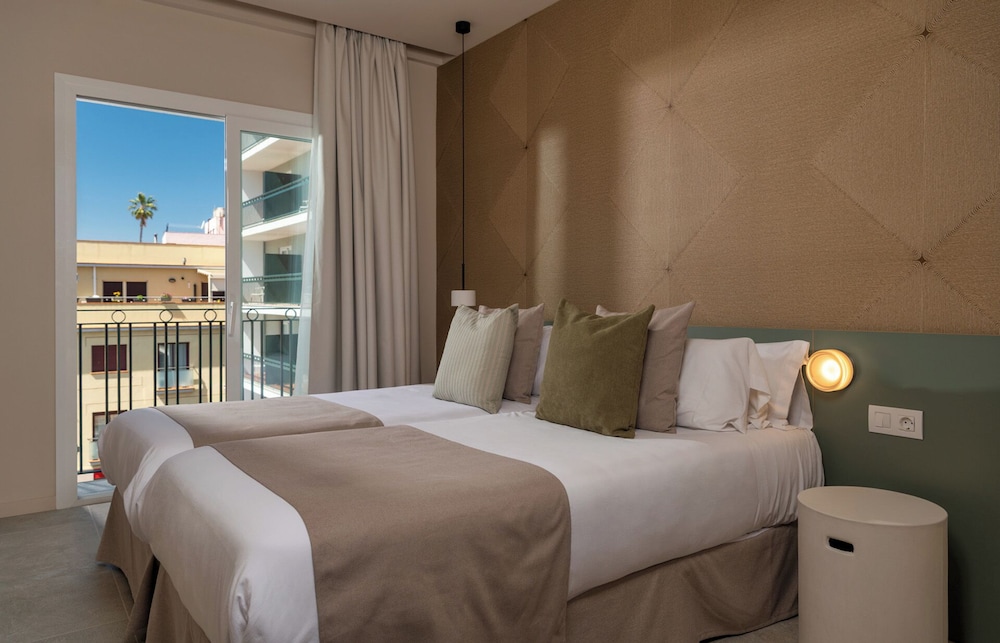 AQUA Hotel Bertran Park - Adults Recommended — Hotel rooms in Lloret de Mar, Catalonia