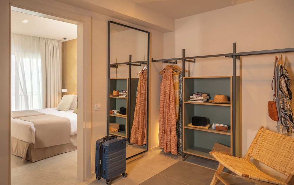 AQUA Hotel Bertran Park - Adults Recommended — Hotel rooms in Lloret de Mar, Catalonia