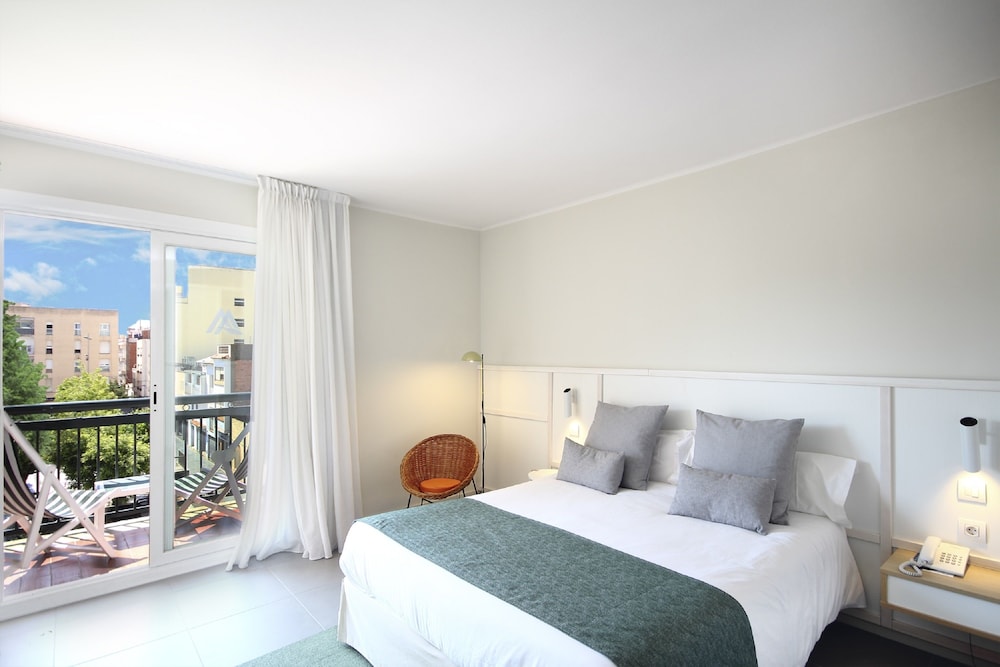 AQUA Hotel Bertran Park - Adults Recommended — Hotel rooms in Lloret de Mar, Catalonia