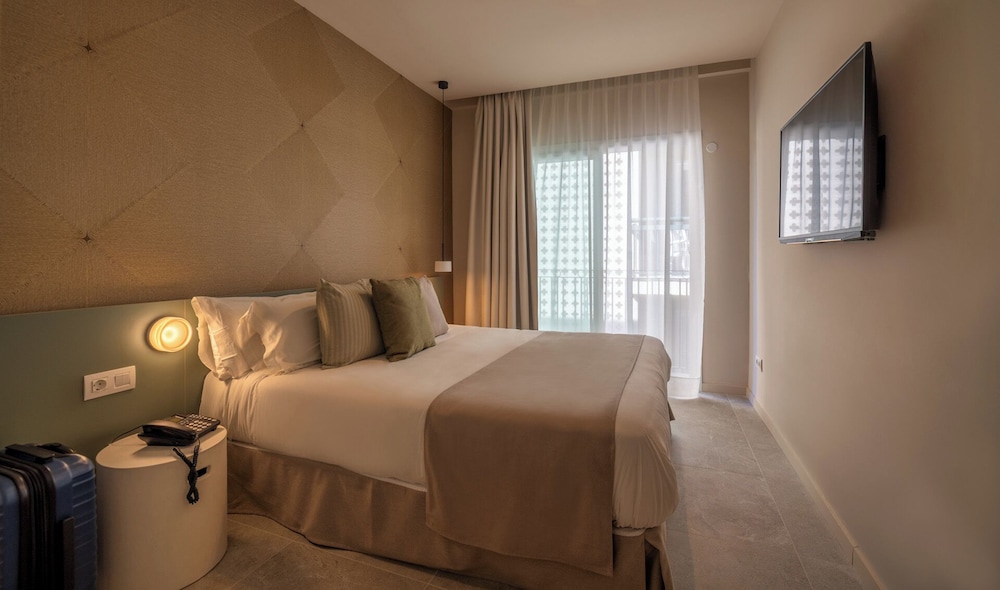 AQUA Hotel Bertran Park - Adults Recommended — Hotel rooms in Lloret de Mar, Catalonia