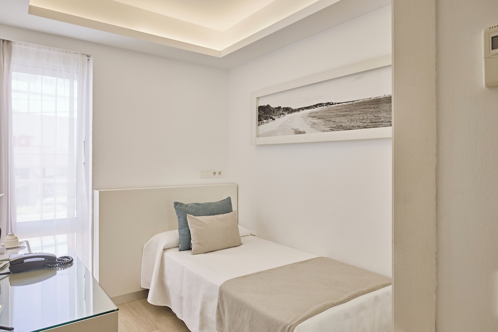 Argos Hotel — Hotel rooms in Ibiza Town, Balearic Islands
