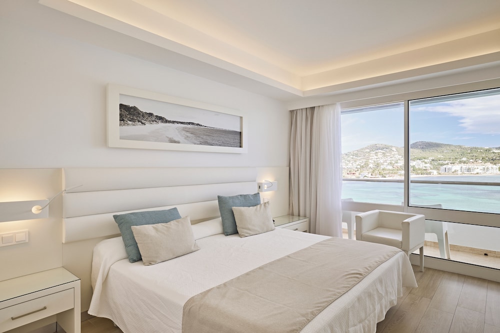 Argos Hotel — Hotel rooms in Ibiza Town, Balearic Islands