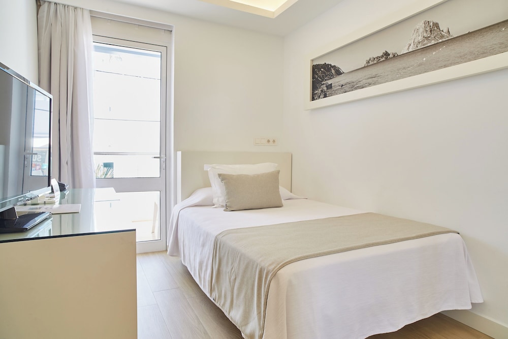 Argos Hotel — Hotel rooms in Ibiza Town, Balearic Islands
