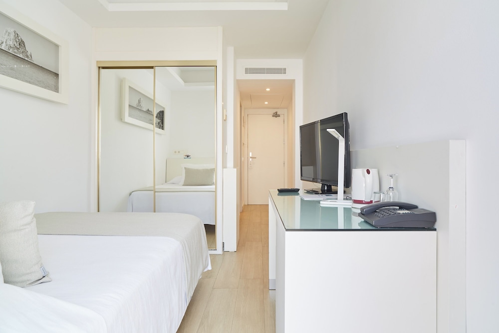 Argos Hotel — Hotel rooms in Ibiza Town, Balearic Islands