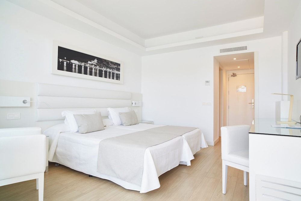 Argos Hotel — Hotel rooms in Ibiza Town, Balearic Islands