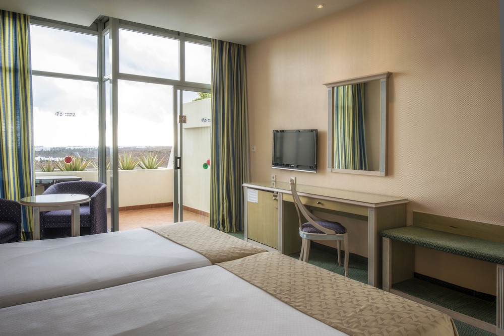 Hotel Beatriz Costa & Spa — Hotel rooms in Costa Teguise, Canary Islands