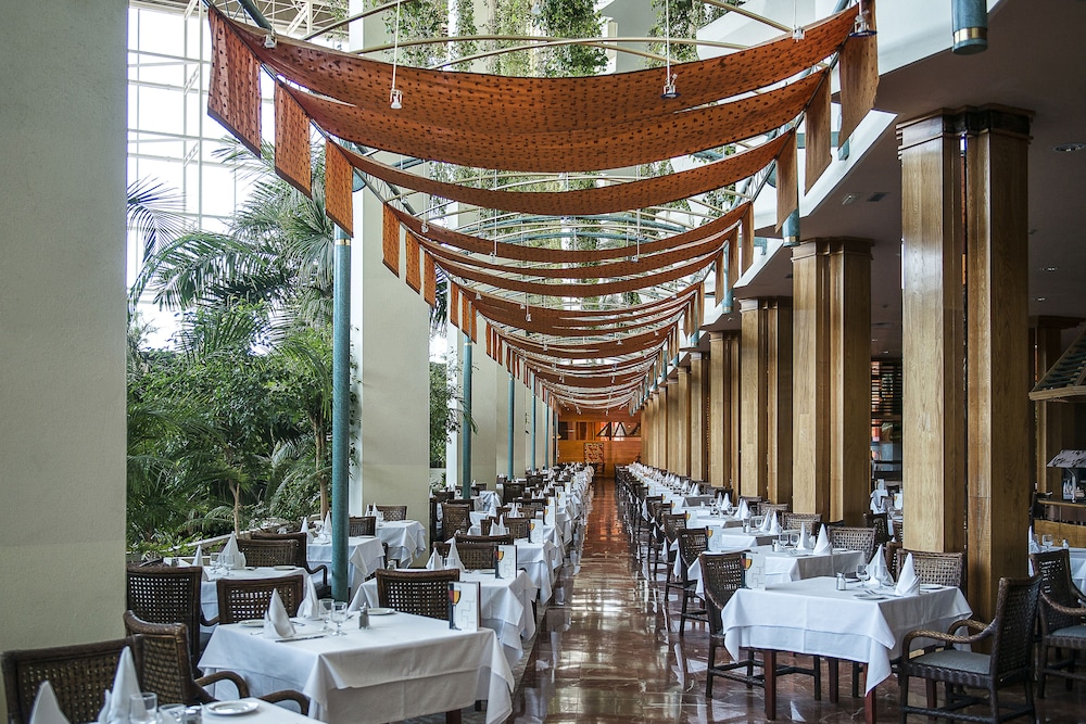 Hotel Beatriz Costa & Spa — Restaurant & bars in Costa Teguise, Canary Islands