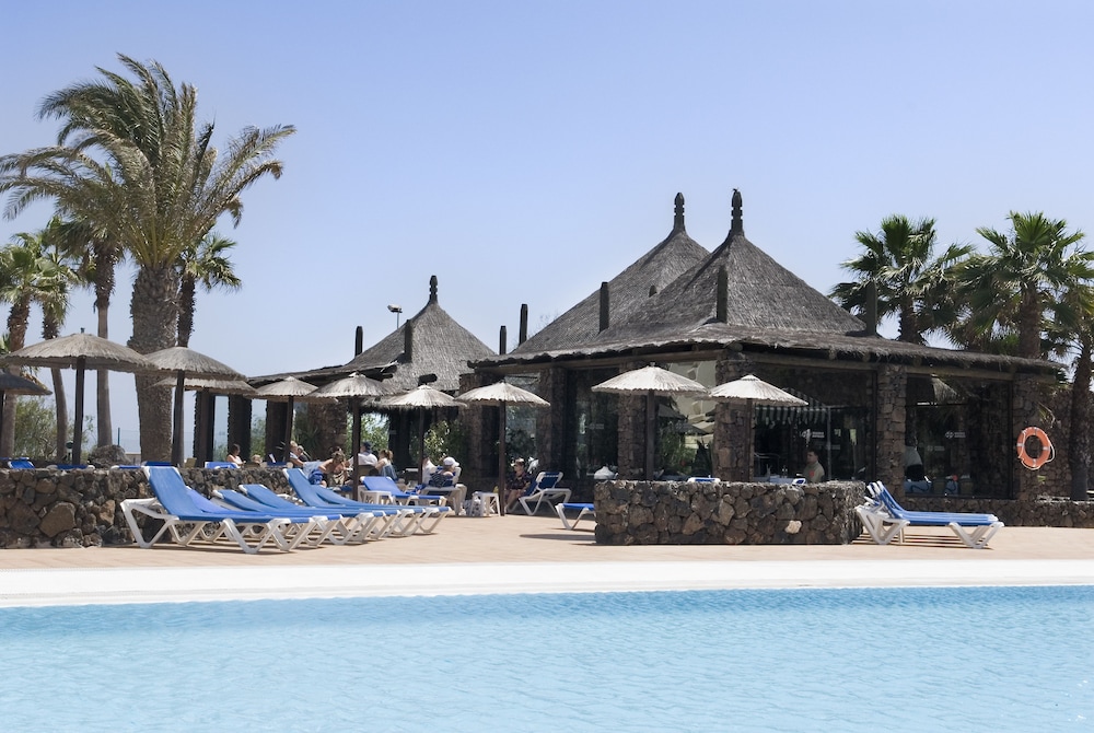 Hotel Beatriz Costa & Spa — Swimming pool in Costa Teguise, Canary Islands