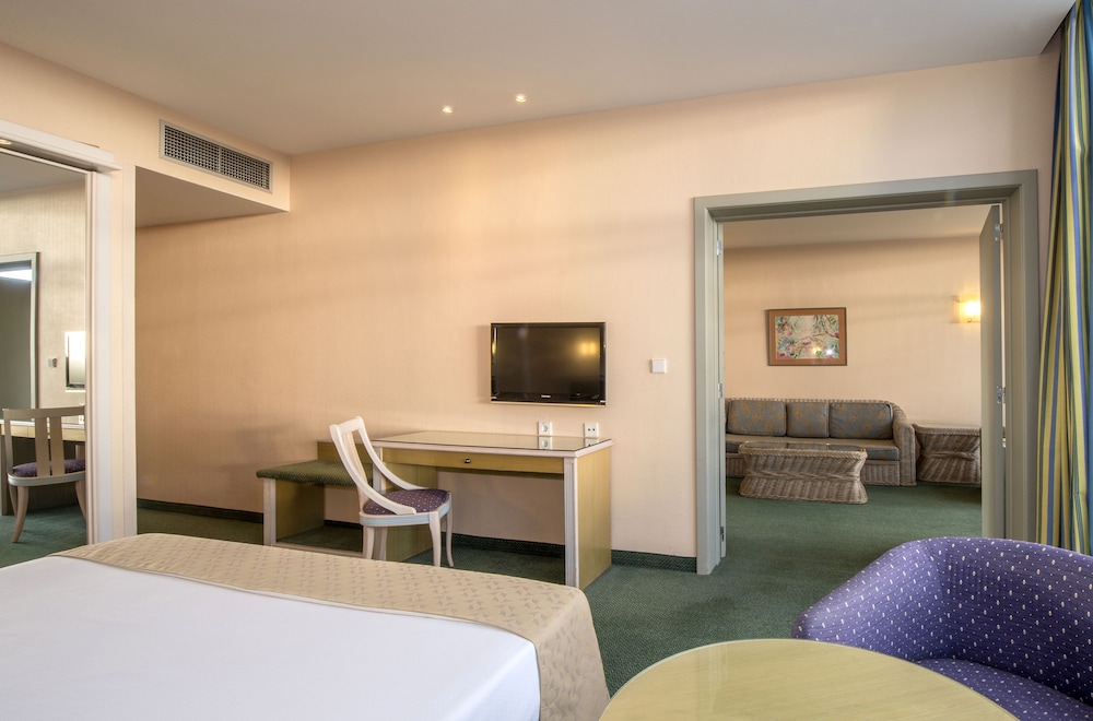 Hotel Beatriz Costa & Spa — Hotel rooms in Costa Teguise, Canary Islands