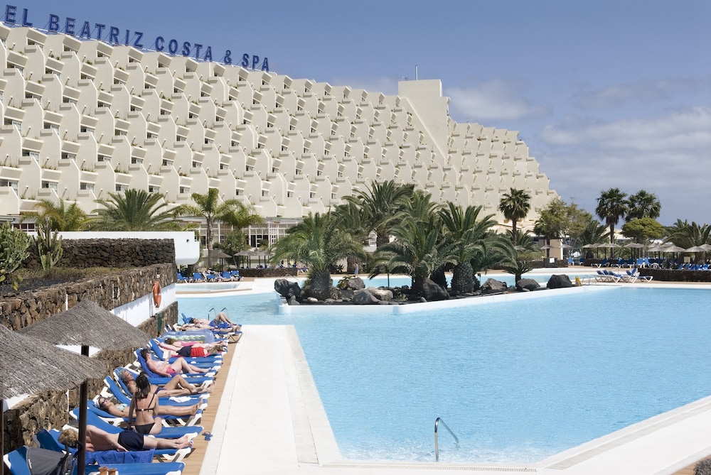 Hotel Beatriz Costa & Spa — Swimming pool in Costa Teguise, Canary Islands