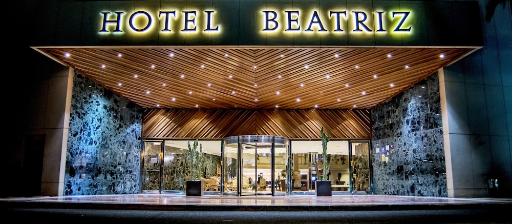 Hotel Beatriz Costa & Spa — Hotel building in Costa Teguise, Canary Islands