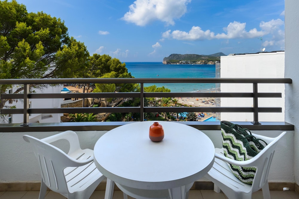 Hotel Vibra Beverly Playa — Beach in Peguera, Balearic Islands