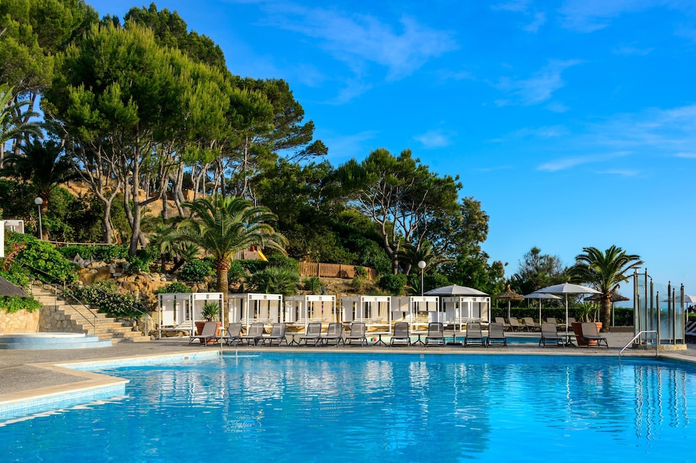 Hotel Vibra Beverly Playa — Swimming pool in Peguera, Balearic Islands