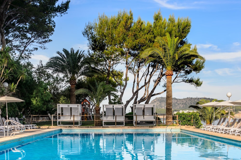 Hotel Vibra Beverly Playa — Swimming pool in Peguera, Balearic Islands
